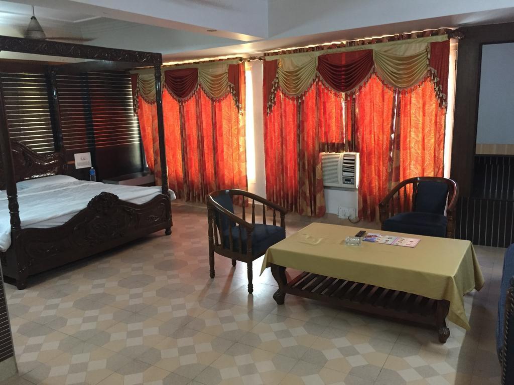 Hotel Swastik Джамму Номер фото