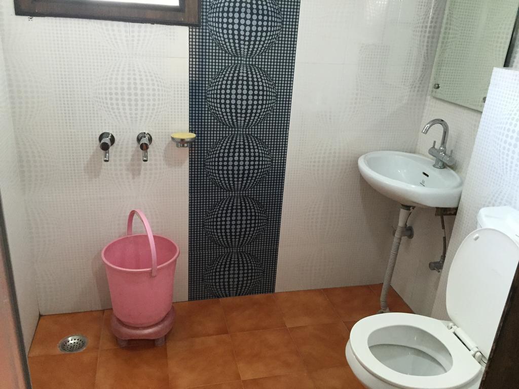 Hotel Swastik Джамму Номер фото
